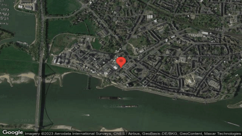 Aire de camping-car sur la promenade du Rhin à Emmerich am Rhein