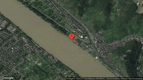 Camping vert sur le Rhin